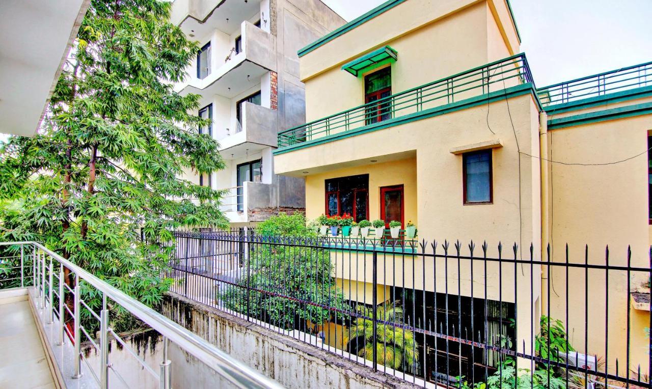 Treebo Sai Village Gold Souk - Sec 43 Gurgaon Exteriör bild